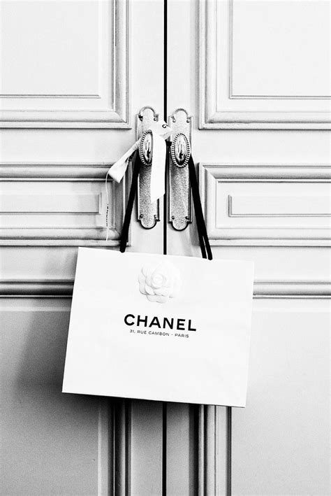 chanel wallpaper desktop|Chanel aesthetic wallpaper.